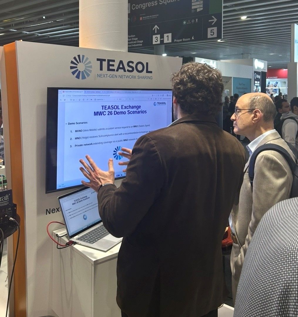 Presenting TEASOL Exchange demo scenarios to MWC visitors